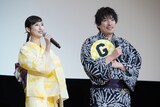 左から恒松祐里、りんたろー。。