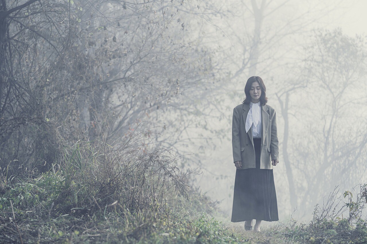 韓国発のミステリーホラー「震える家族」公開、養子だけが見える“誰かの姿”