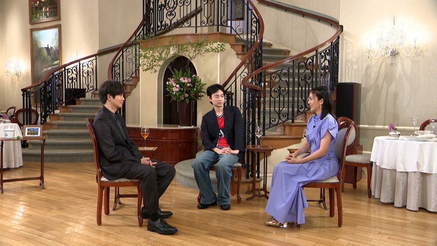 左から松下洸平、菅田将暉、柴咲コウ。