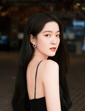 チャン・シュエイン（張雪迎）