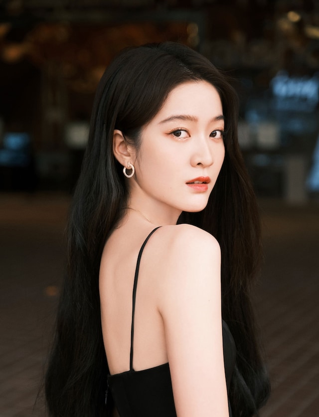 チャン・シュエイン（張雪迎）