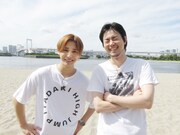 左から山田涼介、菅田将暉。