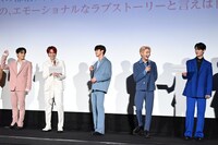 左から川西拓実、白岩瑠姫、河野純喜、川尻蓮、金城碧海。