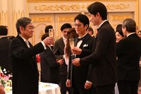 「連続ドラマW フィクサー」Season3の場面写真。