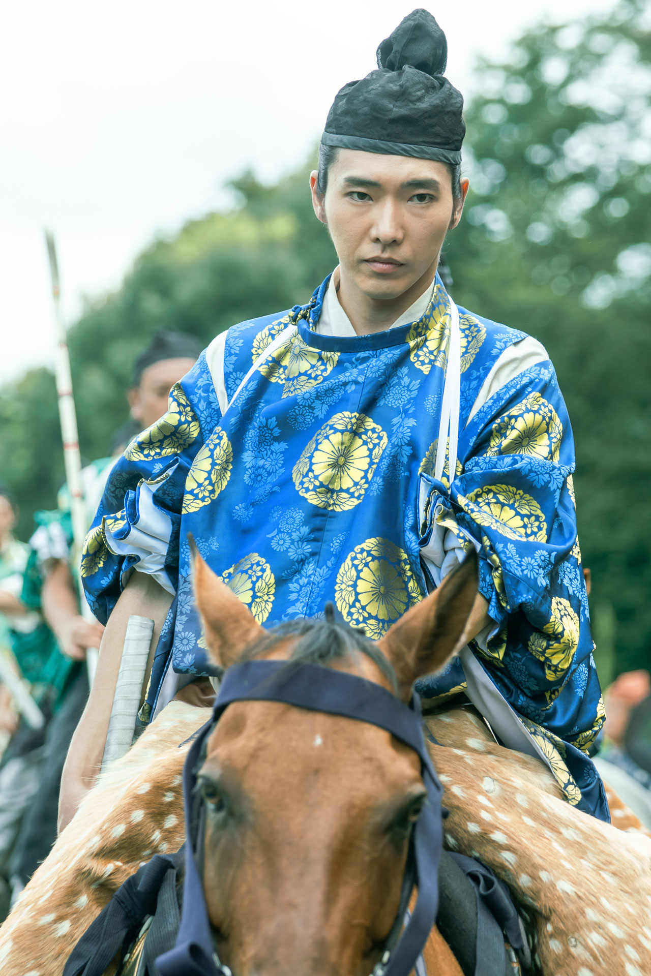 打毬の撮影に挑む、藤原道長役の柄本佑。