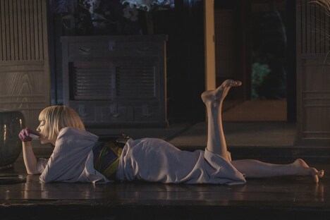 「唄う六人の女」新場面写真