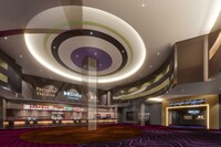 「TOHOシネマズ すすきの」劇場ロビーのイメージ。