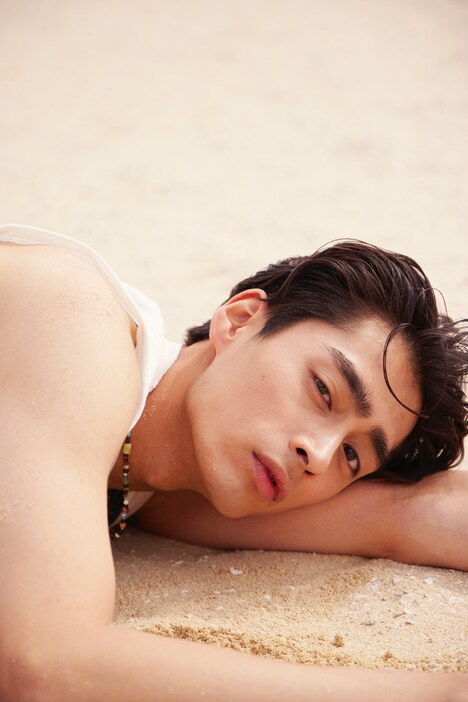 濱尾ノリタカの1st写真集「H3O」より。