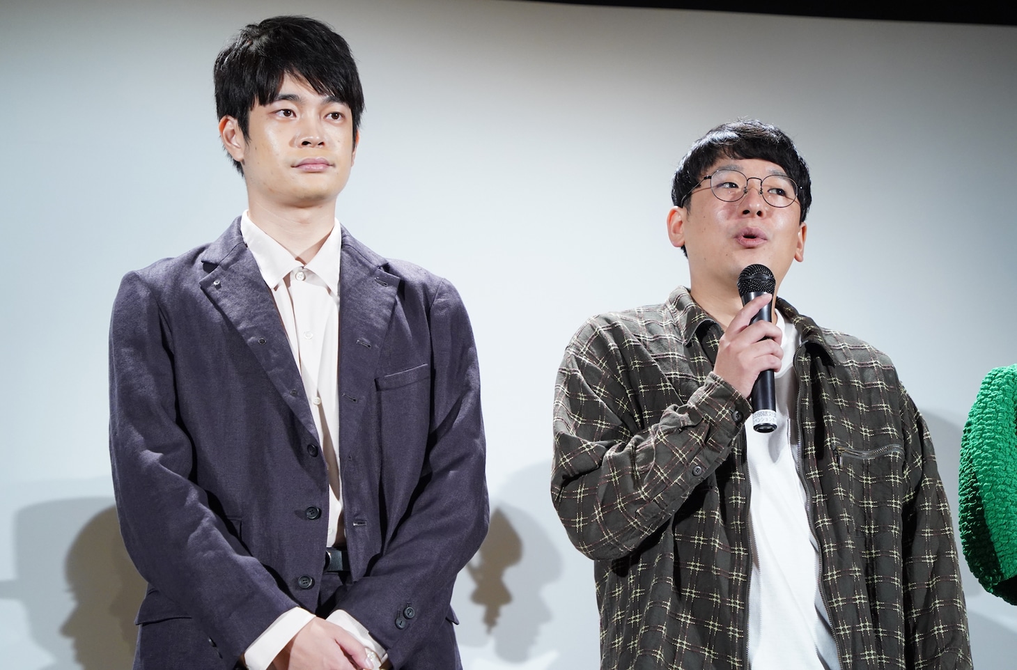 左から井之脇海、加藤拓人。