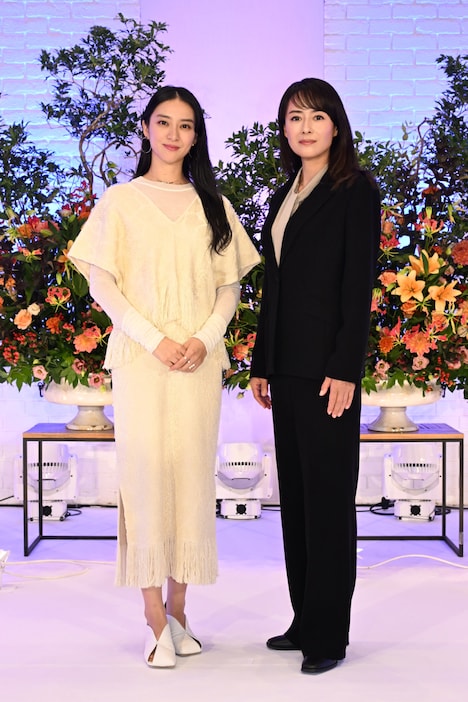 左から武井咲、後藤久美子。