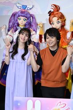 前列左から古賀葵、村瀬歩。後列左からキュアマジェスティ、キュアウィング。