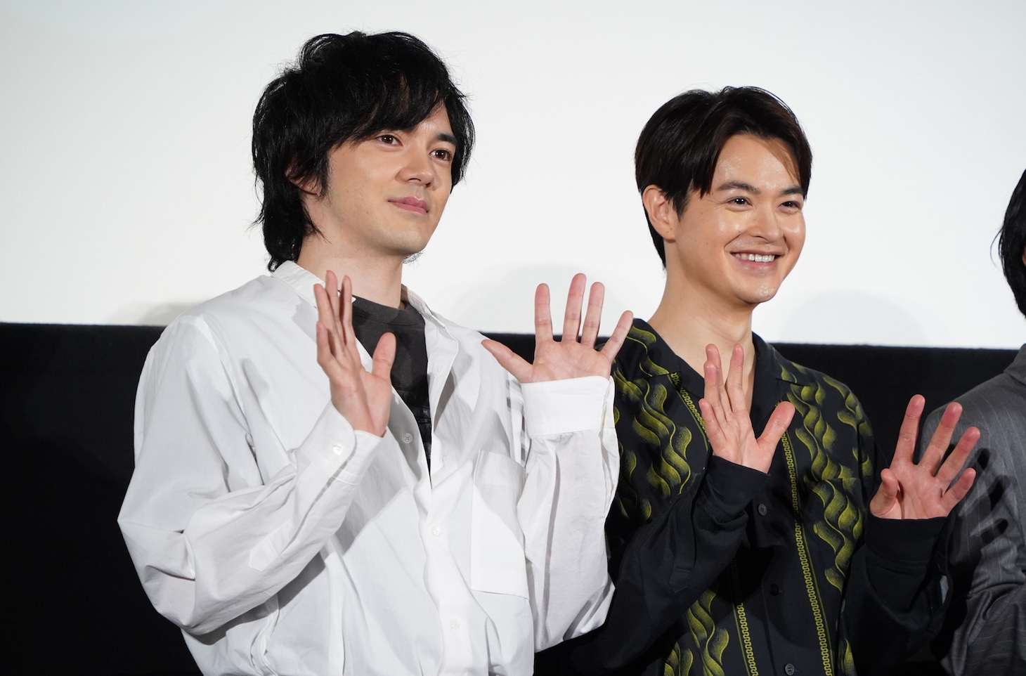左から林遣都、瀬戸康史。