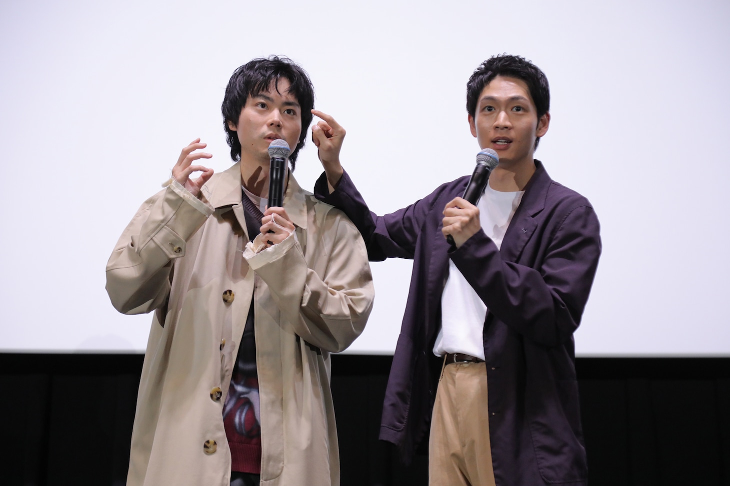左から菅田将暉、松下洸平。