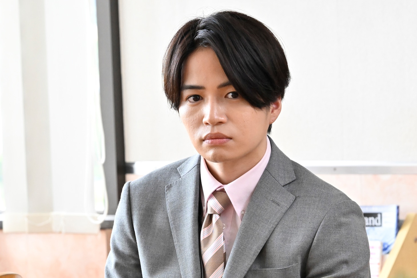菊池風磨演じる饗庭蒼一郎。