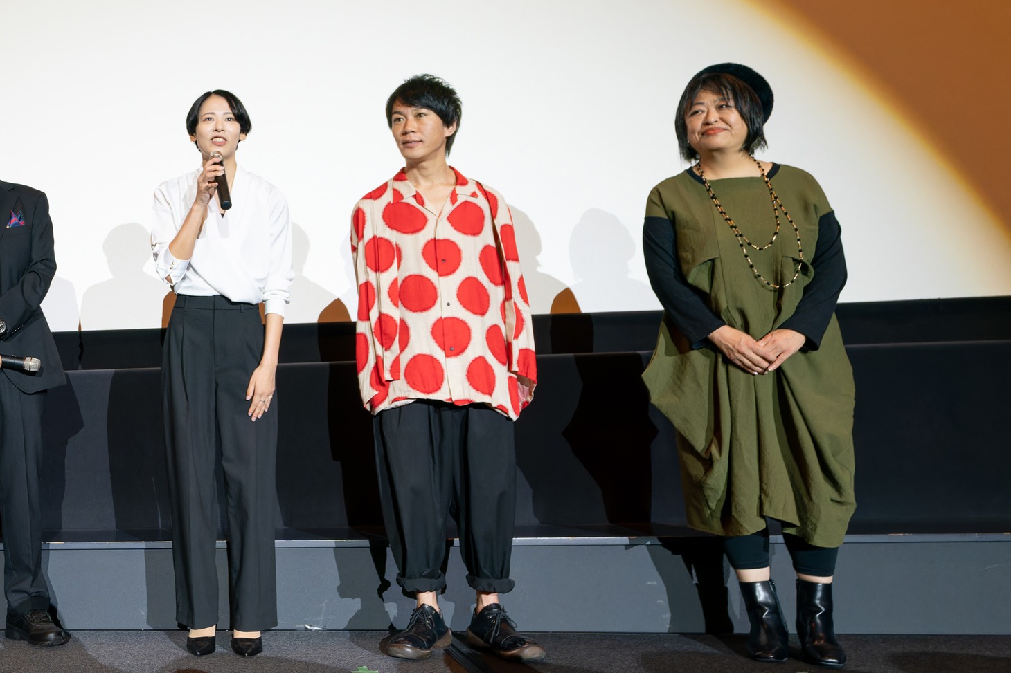 左から田中沙依、山田蟲男、一木美貴子。