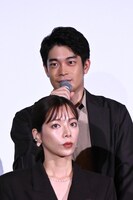 井之脇海（奥）