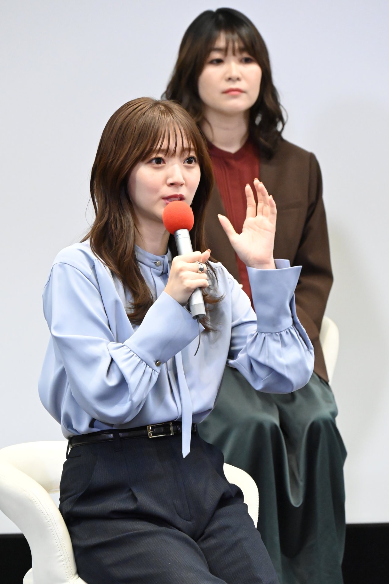 手前から鈴木愛理、稲田美紀。