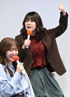 手前から鈴木愛理、稲田美紀。