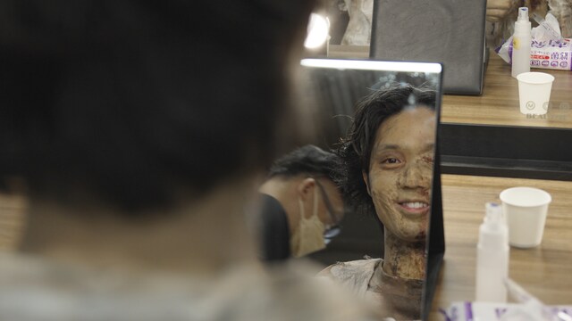 クオリティの高さに、思わずにっこりな磯村勇斗。