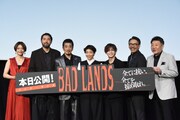 「BAD LANDS バッド・ランズ」初日舞台挨拶の様子。左からサリngROCK、吉原光夫、宇崎竜童、安藤サクラ、山田涼介、生瀬勝久、原田眞人。
