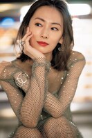 写真集「『37』20th anniversary」より新カット。