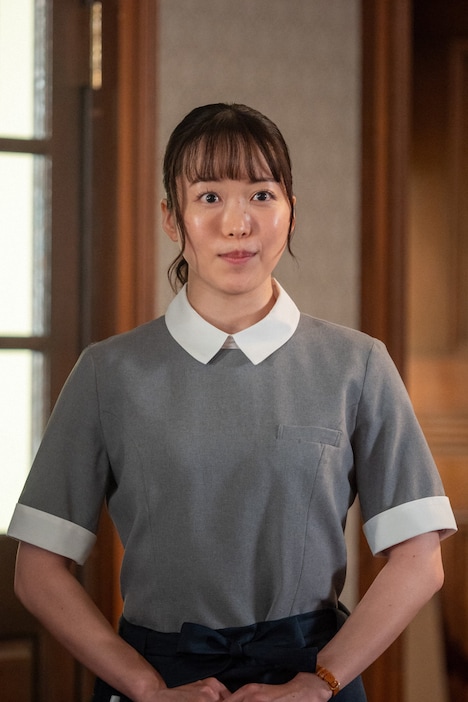 池月海玲役の小泉もえこ。