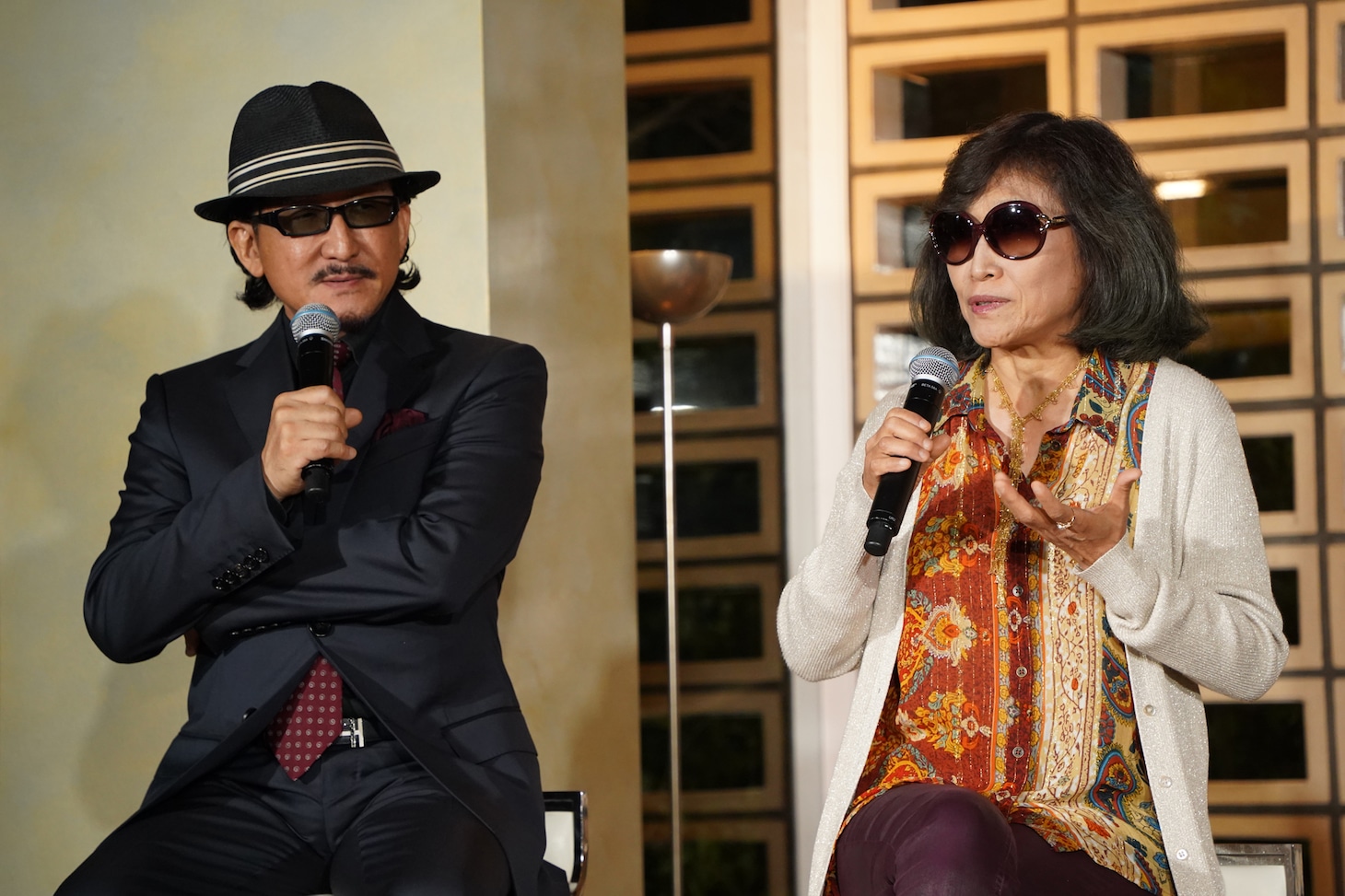 左から樹林伸、樹林ゆう子。