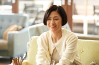 加藤貴子演じる河野ゆかり。