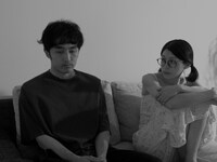 「ホゾを咬む」場面写真