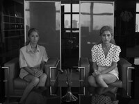 「ホゾを咬む」場面写真