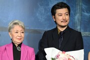 左から草笛光子、玉山鉄二。