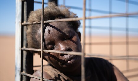 「サバイバル」場面写真