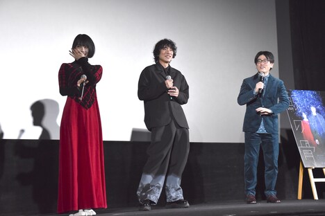 「鯨の骨」初日舞台挨拶の様子。