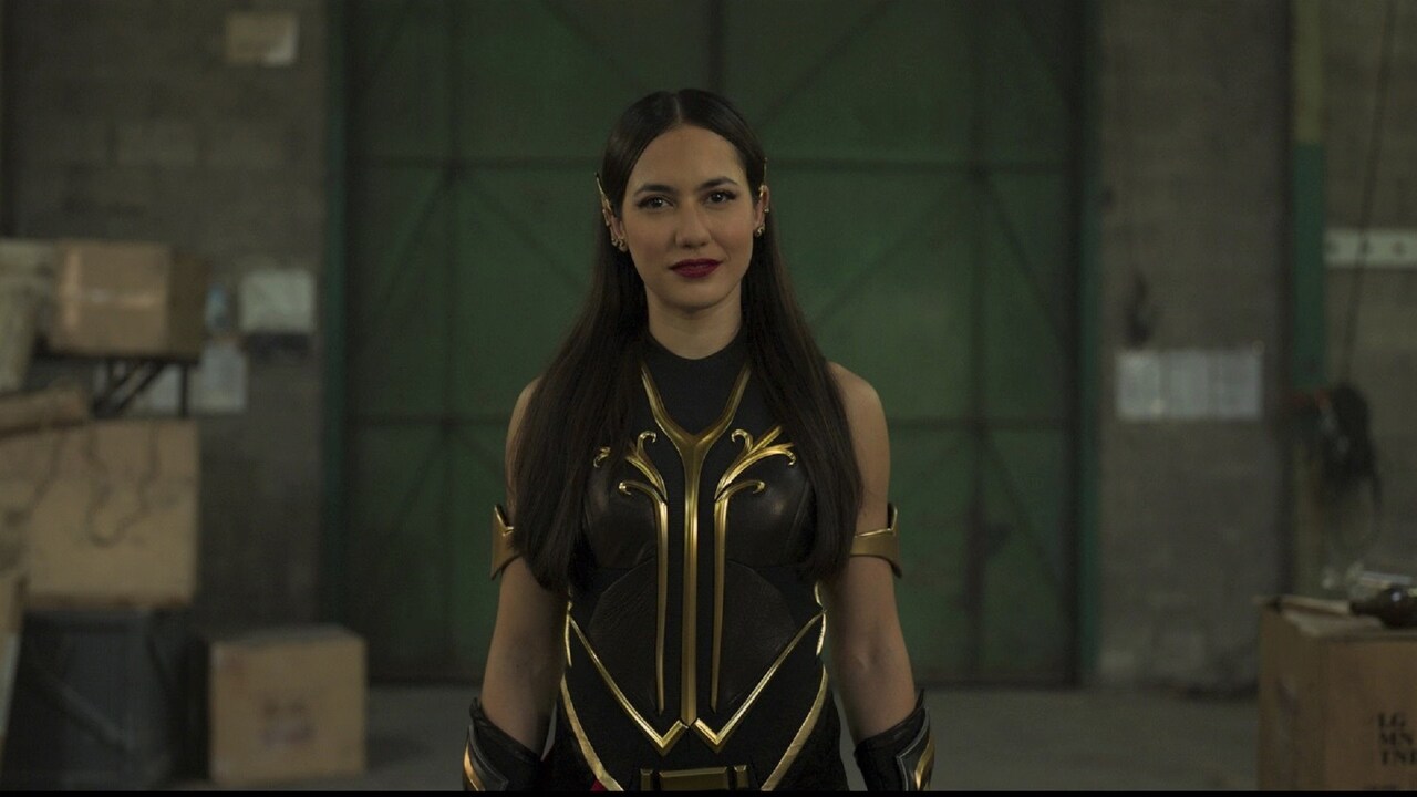 インドネシアのスーパーヒーロー映画「スリ・アシィ」公開、主演はペフィタ・ピアース