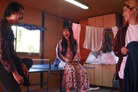 「生きない」新場面写真