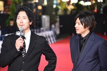 ゴジラの世界に入るのが楽しみだった佐々木蔵之介（左）と山田裕貴（右）。