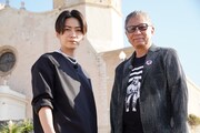 左から亀梨和也、三池崇史。