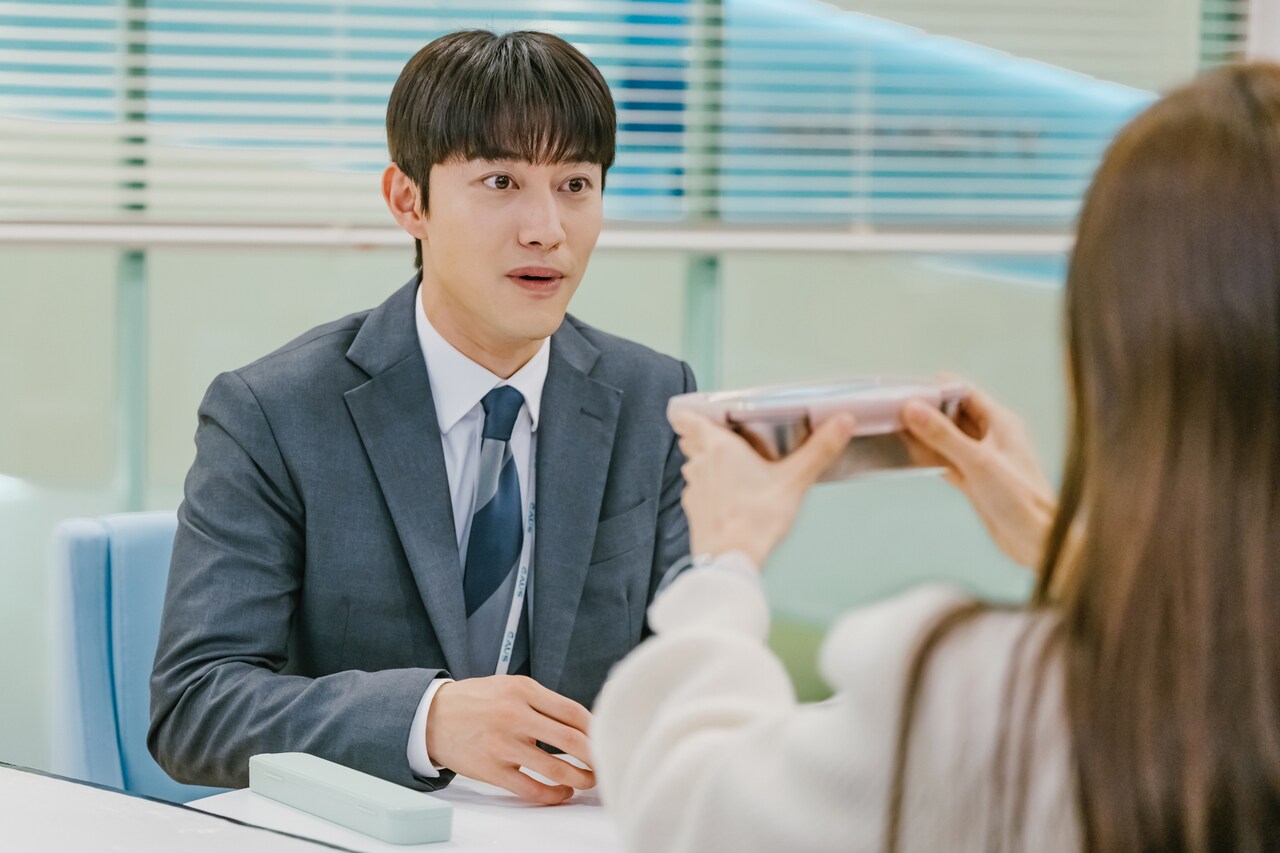 韓国ドラマ「ガウス電子～僕らの社内恋愛マニュアル～」場面写真