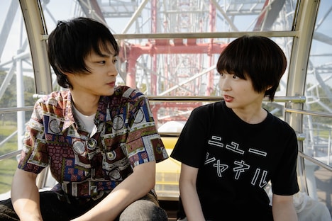 「このハンバーガー、ピクルス忘れてる。」場面写真