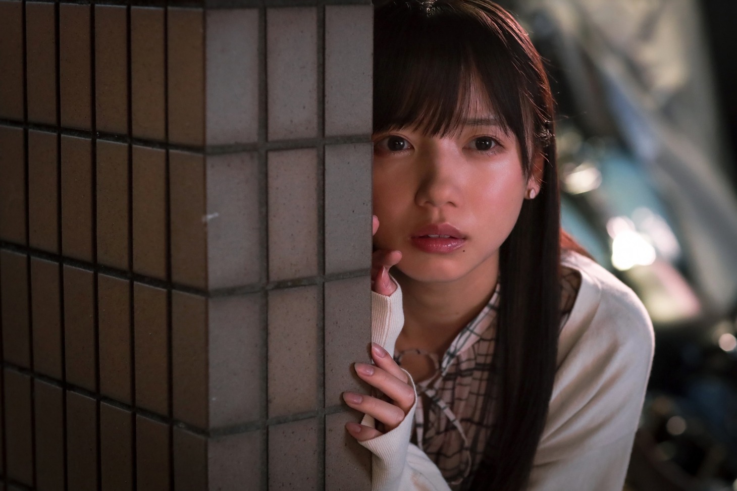 「泥濘の食卓」第1話の場面写真。