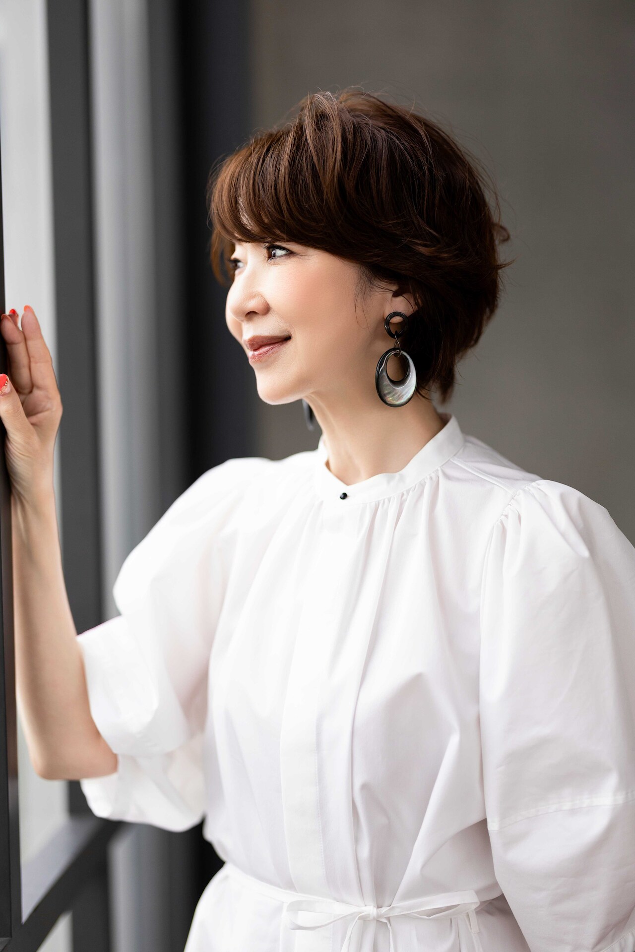 伊藤蘭、デビュー50周年振り返る初エッセイ集発売　新撮した思い出の衣装姿も