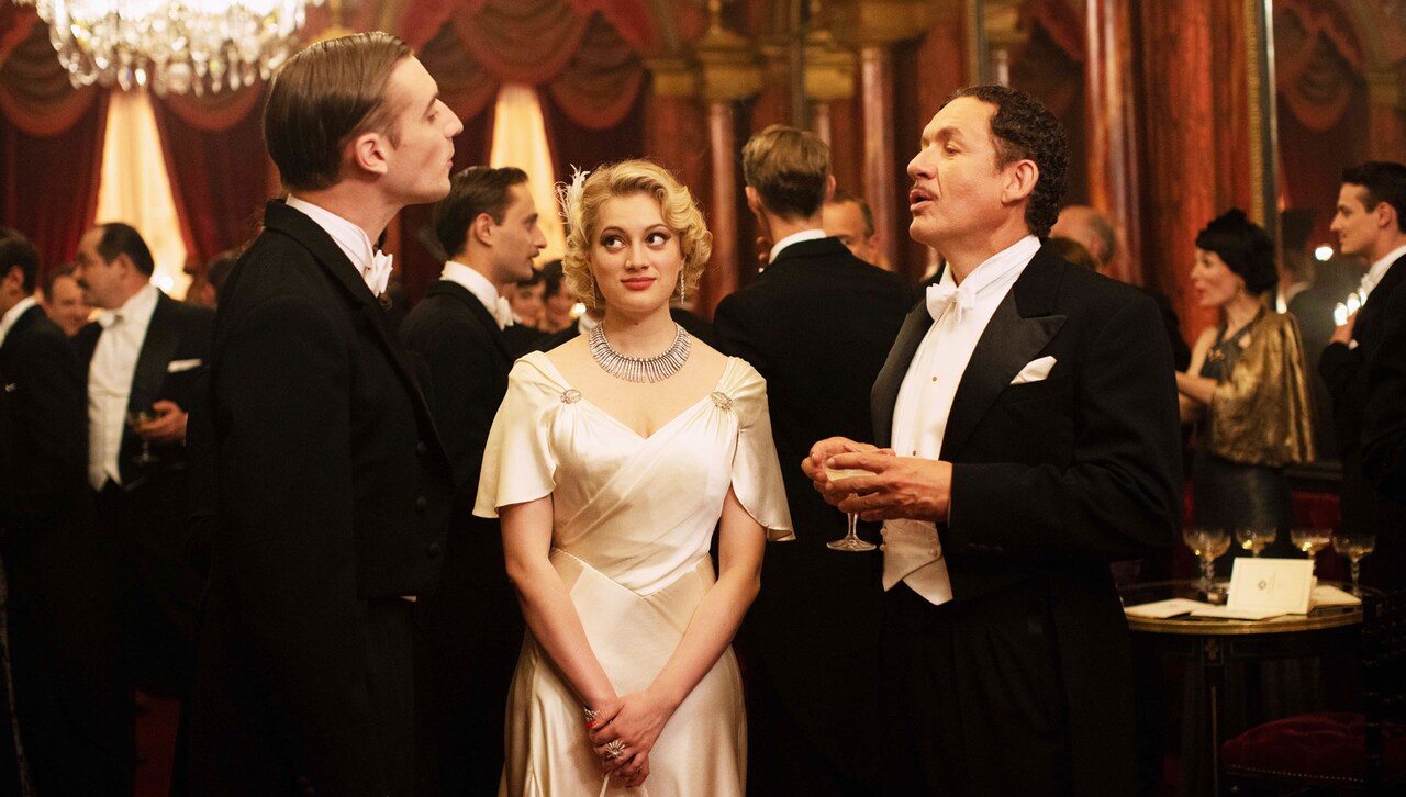 フランソワ・オゾンとは20作目、「私がやりました」華やかな衣装をデザイナーが語る