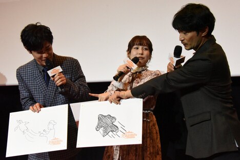 同じシーンを描いたものの、絵の仕上がりがまったく違う大塚剛央（左）と津田健次郎（右）。