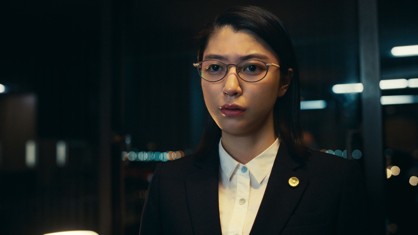 虹咲綾菜役の成海璃子。