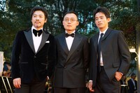 コンペティションで上映される「ロングショット」のスタッフ・キャスト陣。