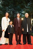 ガラ・セレクションで上映される「ほかげ」の監督・キャストたち。左から森山未來、塚尾桜雅、河野宏紀、塚本晋也。