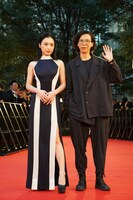 ワールド・フォーカスで上映される「青春の反抗」に出演したイェ・シャオフェイ（左）と監督を務めたスー・イーシュエン（右）。