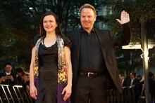 コンペティションで上映される「真昼の女」のスタッフ陣。