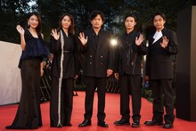 コンペティションで上映される「正欲」の俳優陣。左から東野絢香、新垣結衣、稲垣吾郎、磯村勇斗、佐藤寛太。