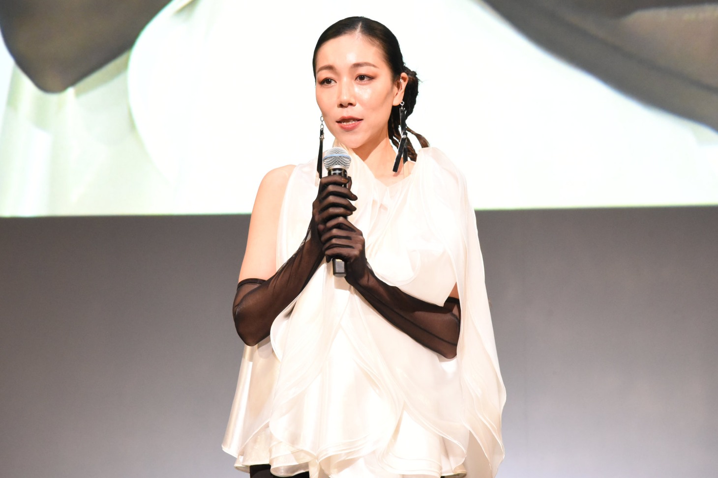 安藤桃子